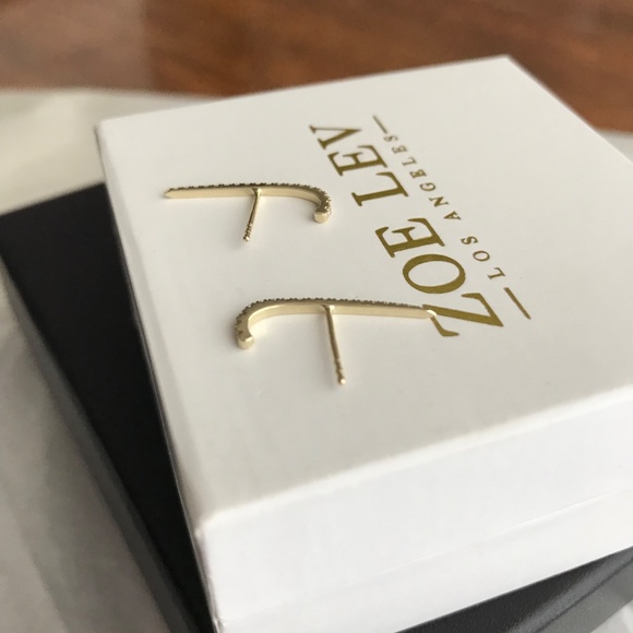 Zoe Lev 14K Yellow Gold Diamond Curved Bar Stud Earrings - Picture 17 of 17